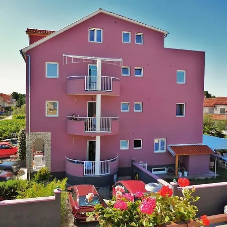 Apartments&rooms Nikolić 3* Fažana