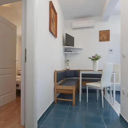 Apartments&rooms Nikolić 3*