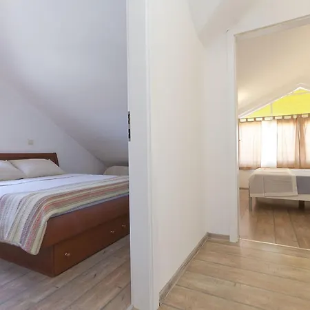 Apartments&rooms Nikolić Pensjonat 3*