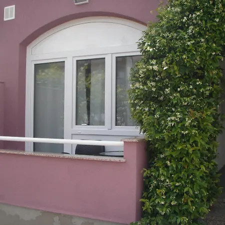 Apartments&rooms Nikolić 3* Fažana