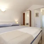 & Nikolic بيت ضيافة فاجانا