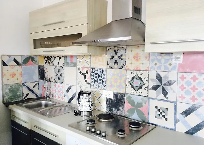 & Nikolic 招待所 法扎纳